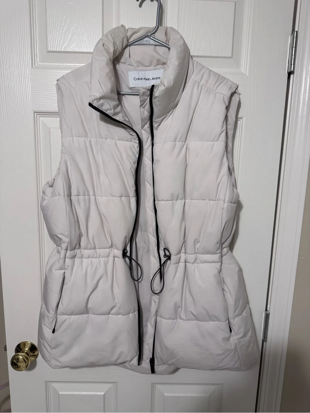 Calvin Klein Jeans Women's Light Cream Quilted Puffer Vest